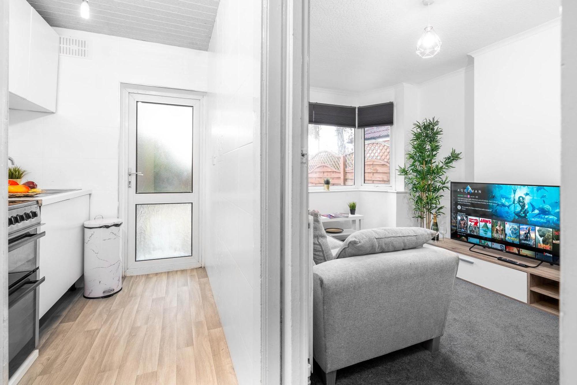 4 Bedroom House - Accommodates 7 - Garden - Parking - Netflix - Wifi - 559T Birmingham Exteriör bild