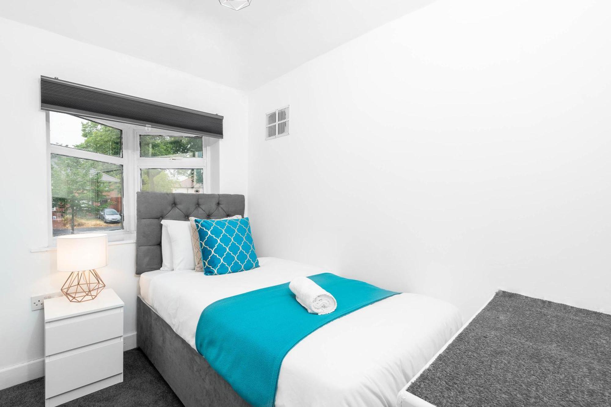 4 Bedroom House - Accommodates 7 - Garden - Parking - Netflix - Wifi - 559T Birmingham Exteriör bild