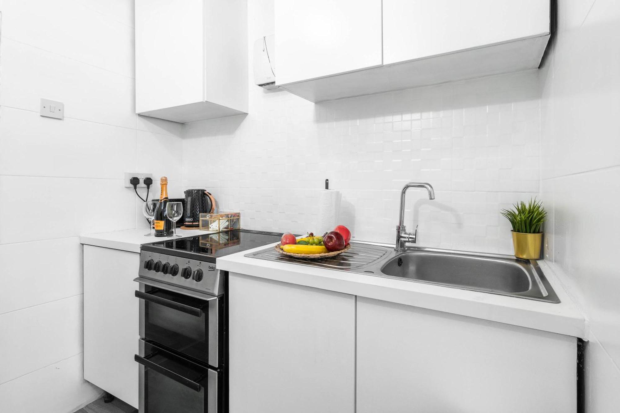 4 Bedroom House - Accommodates 7 - Garden - Parking - Netflix - Wifi - 559T Birmingham Exteriör bild