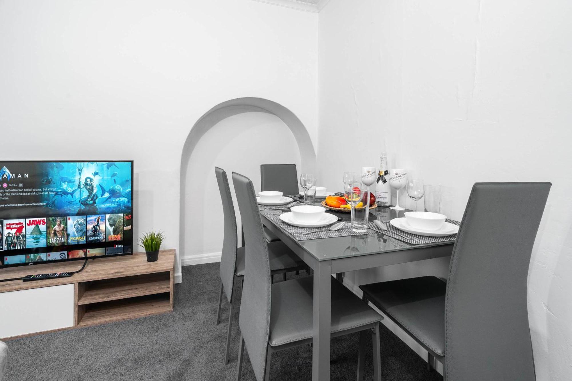 4 Bedroom House - Accommodates 7 - Garden - Parking - Netflix - Wifi - 559T Birmingham Exteriör bild